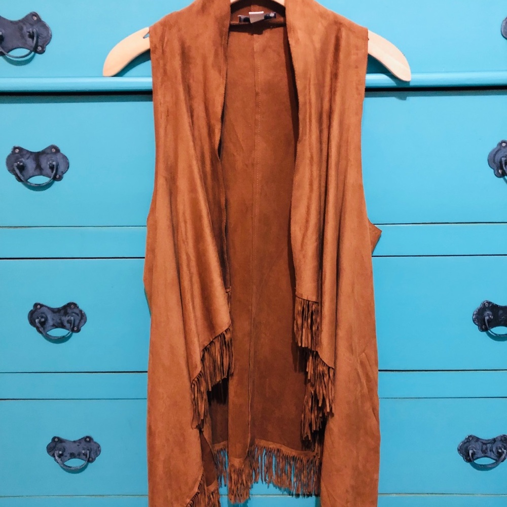 Vest/cardigan with tassels